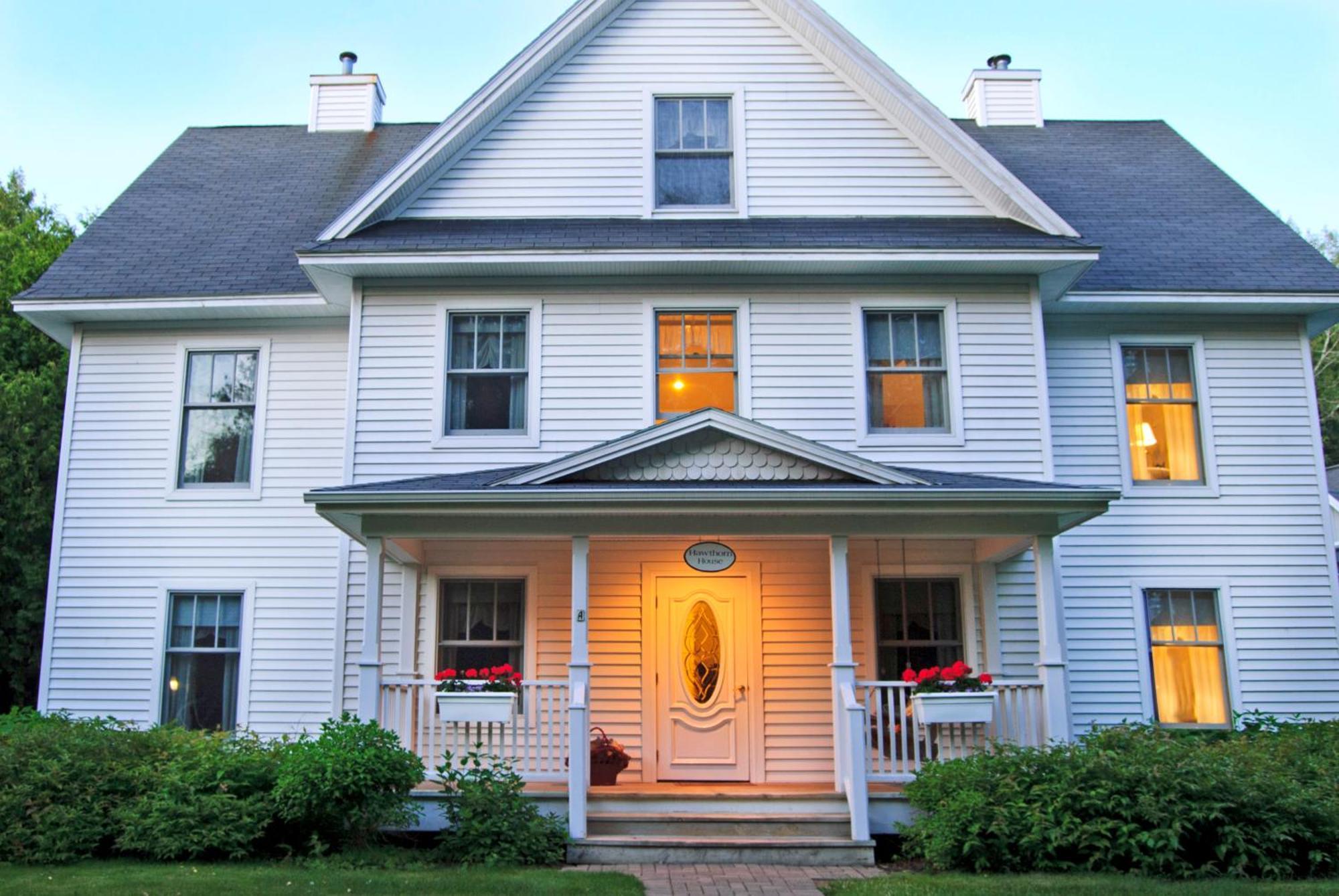 Eagle Harbor Inn