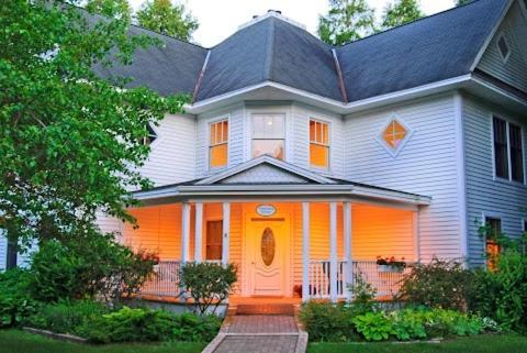 Eagle Harbor Inn 3*