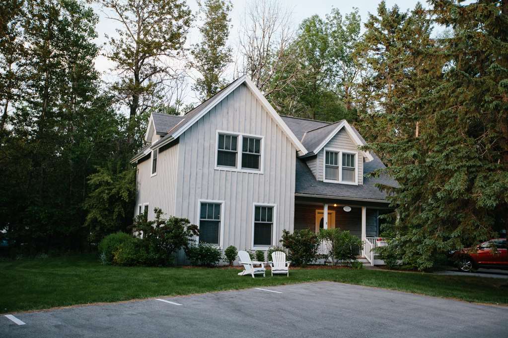 Eagle Harbor Inn
